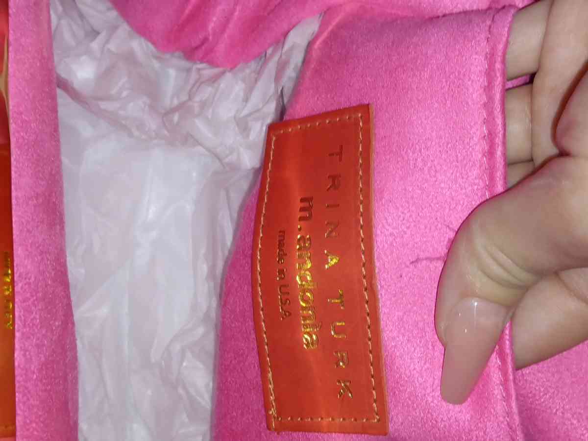 TRINA TURK FLORAL HANDBAG