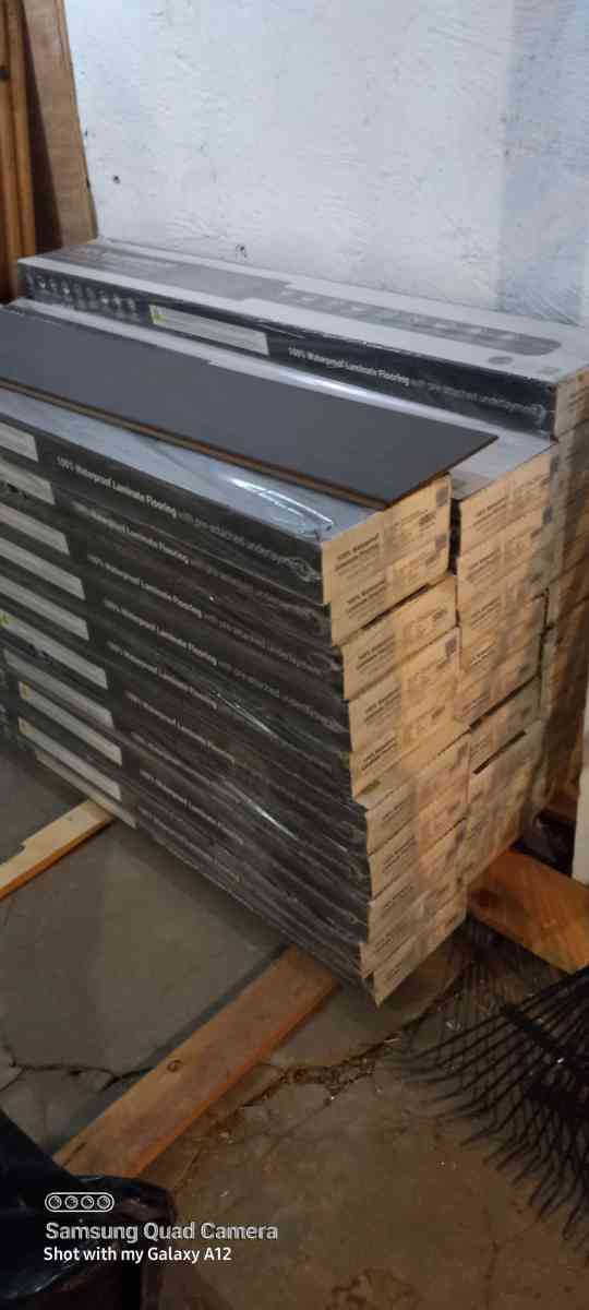 waterproof  laminate  flooring