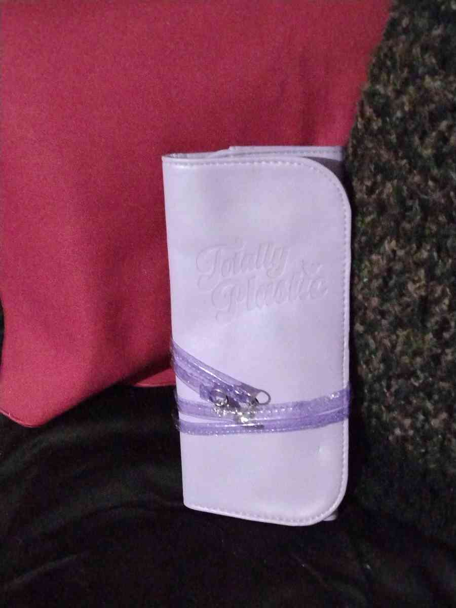 IGGY AZALEA MAKE UP BRUSH BAG