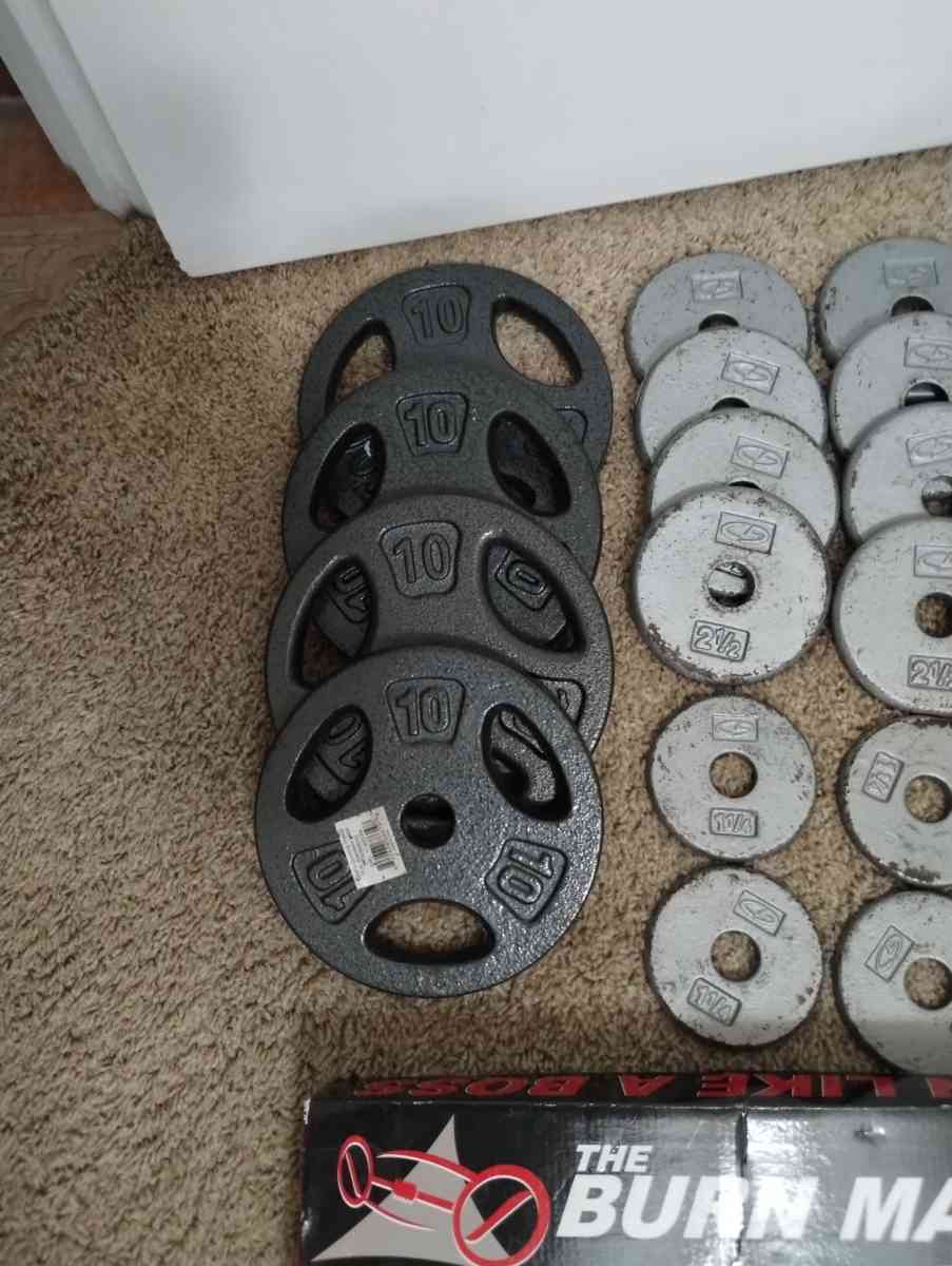 Get into shape by Summer using this 85lbs Dumbbell system