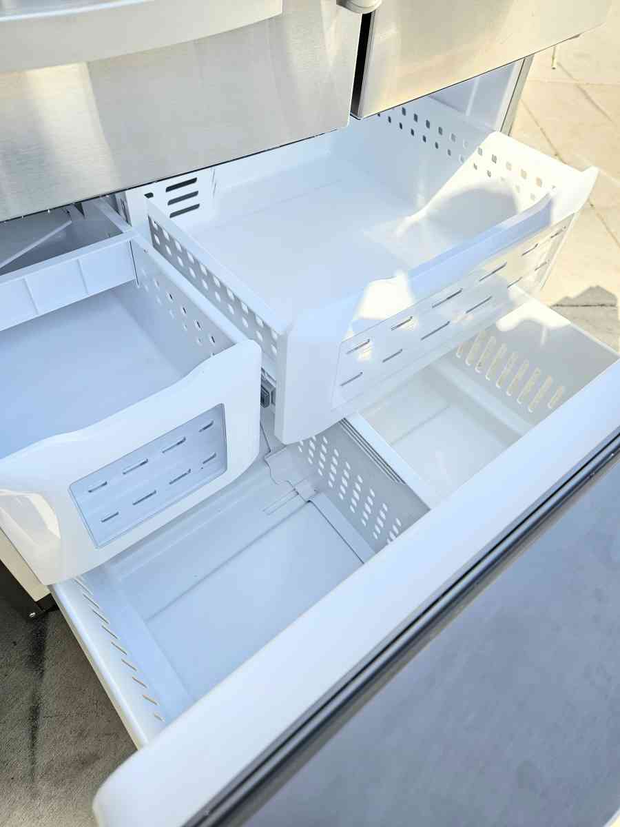 GE FRENCH DOOR STAINLESS STEEL REFRIGERATOR