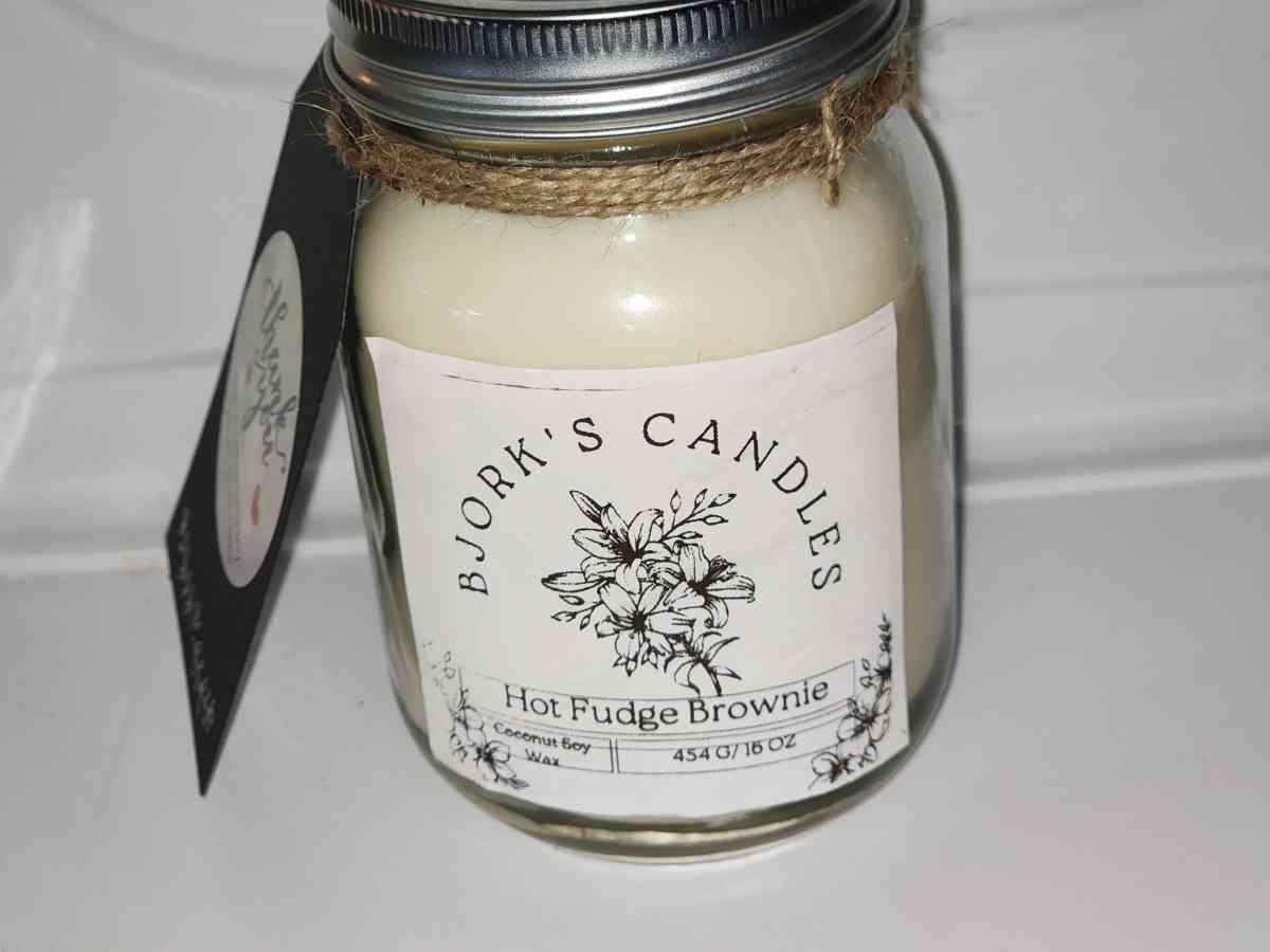 Handmade 16 oz mason jar candle