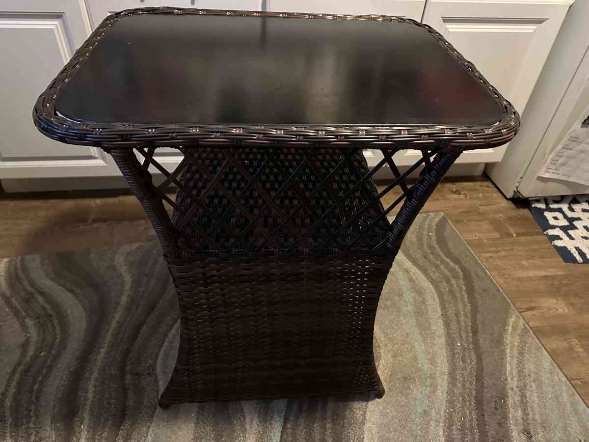 Small kitchen table and chairs