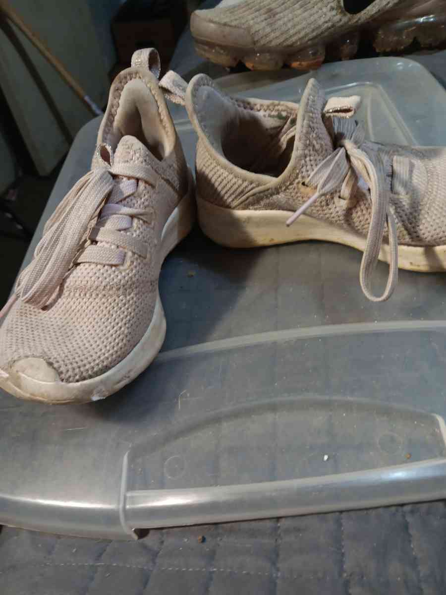 Adidas kids size 11k