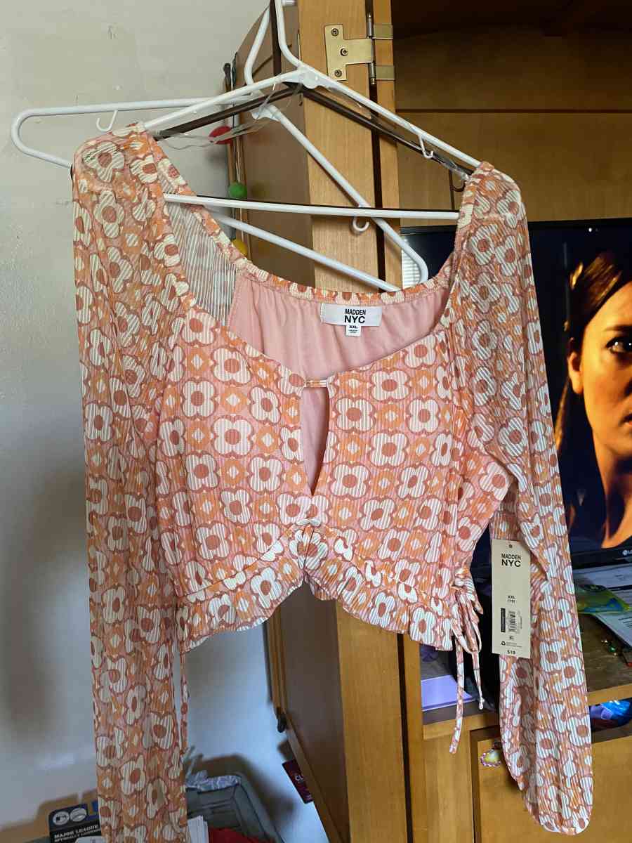 Madden NYC top size XXL