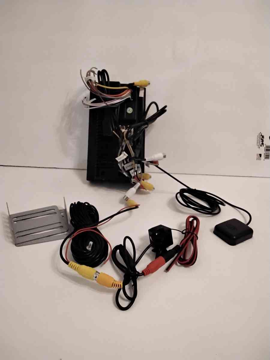 AFTERMARKET IN DASH NAVIGATION SYSTEM WITH BACKUP CAMERA