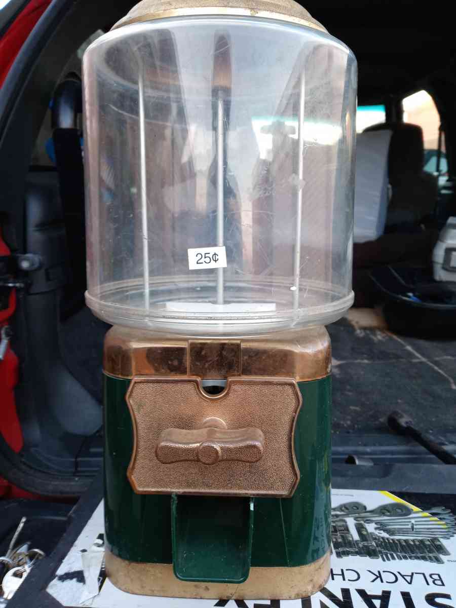 3vintage bubble gum machines