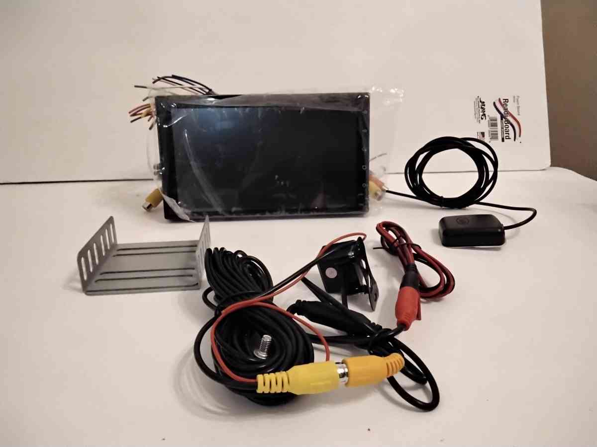 AFTERMARKET IN DASH NAVIGATION SYSTEM WITH BACKUP CAMERA