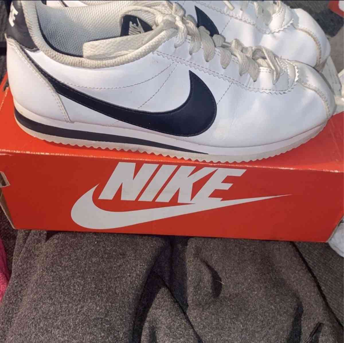 Size 7 and half used Nike Womens Classic Cortez Leathershoes