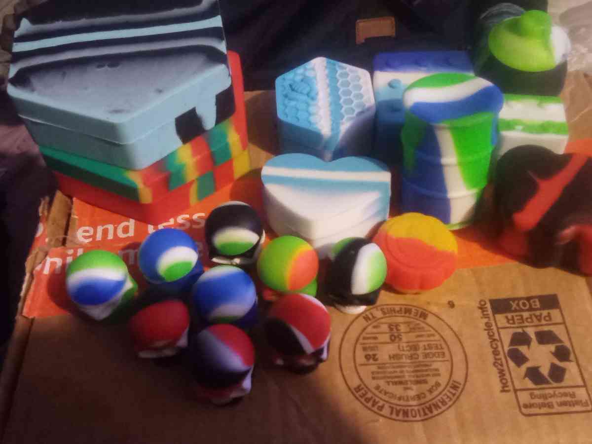 silicone wax containers