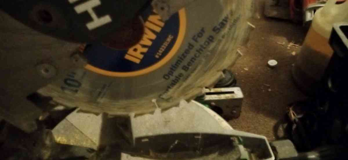 Hitachi miter saw works good  pick up only