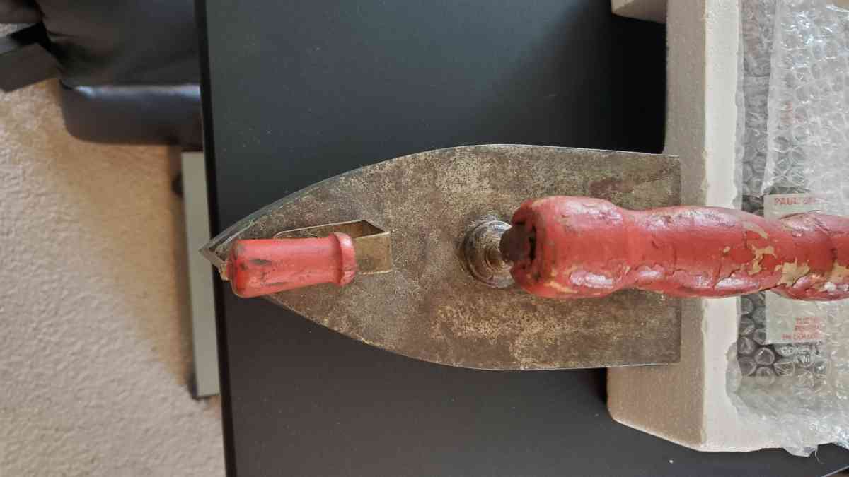 Pioneer Antiuqe Iron