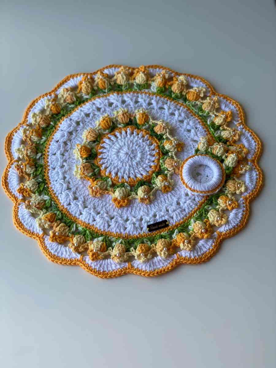 sousplat tulips in crochet 18 pieces for set table