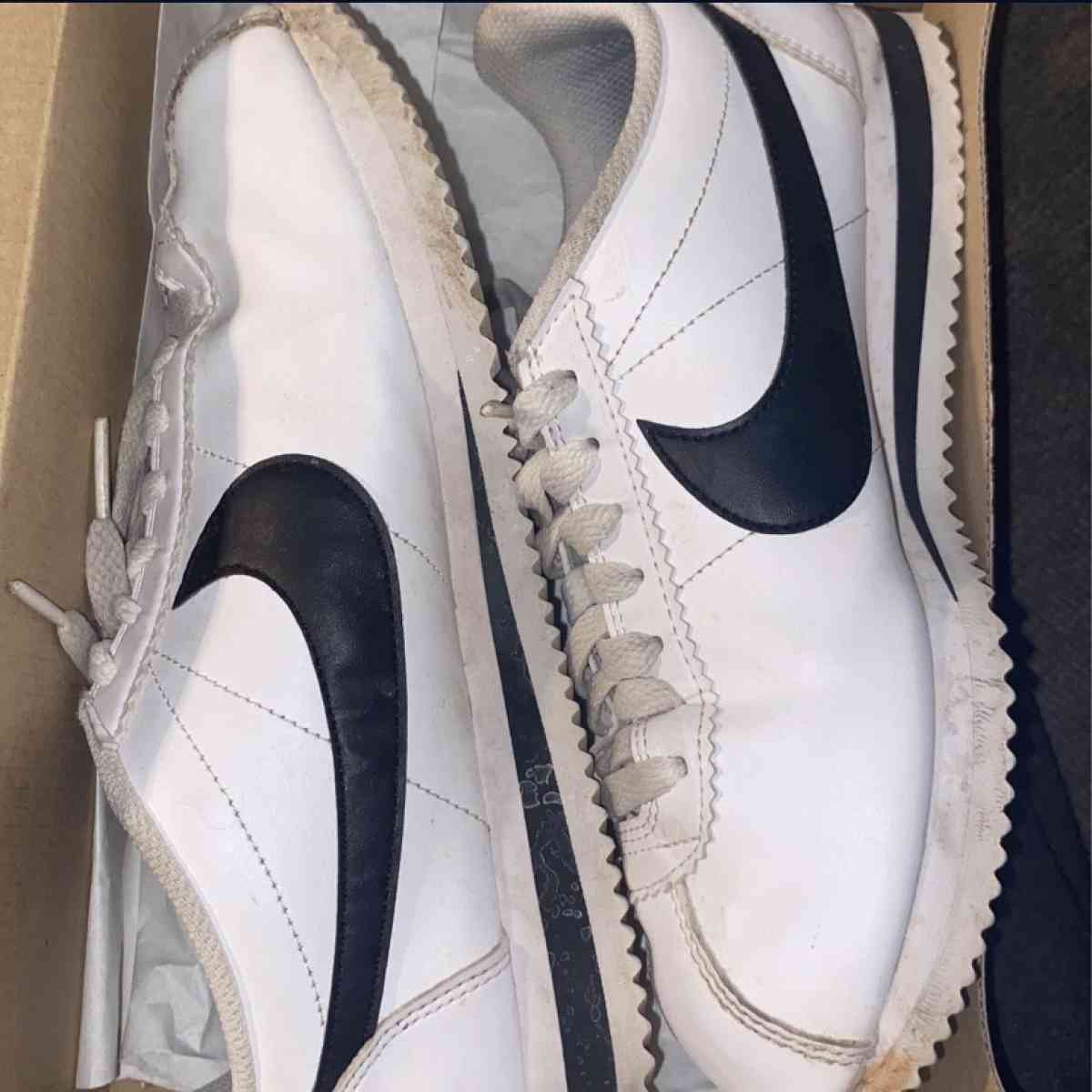 Size 7 and half used Nike Womens Classic Cortez Leathershoes
