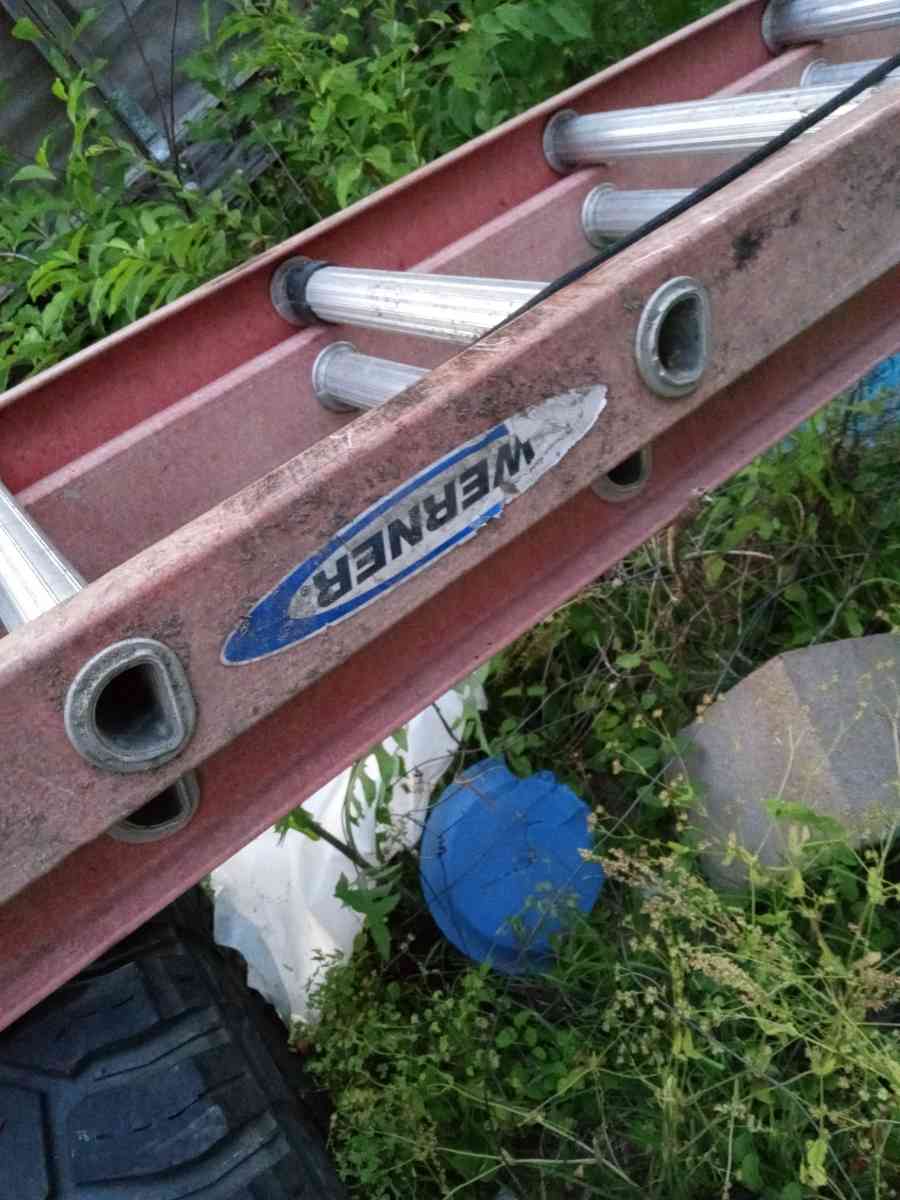 84 extension ladder fiberglass aint