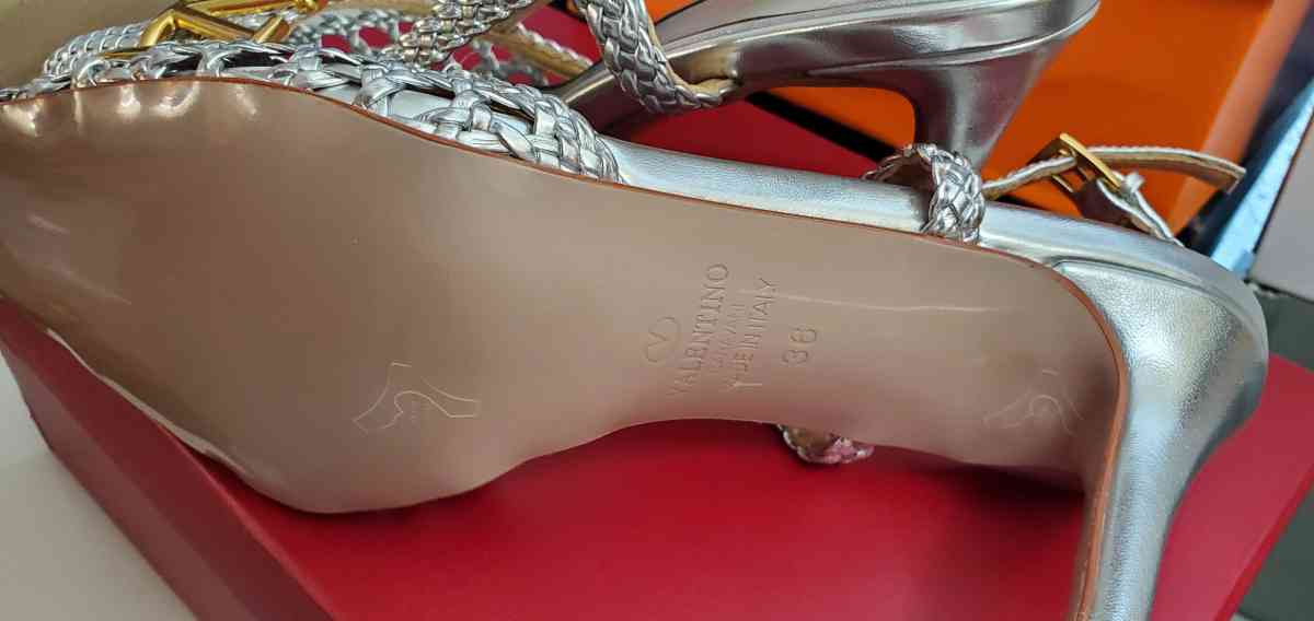 silver V Raffia size 6