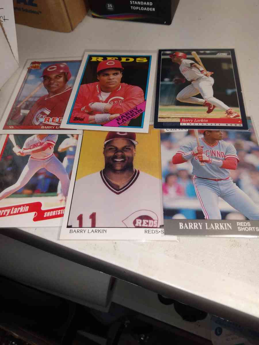 six card lot of Barry Larkin Hall of famer