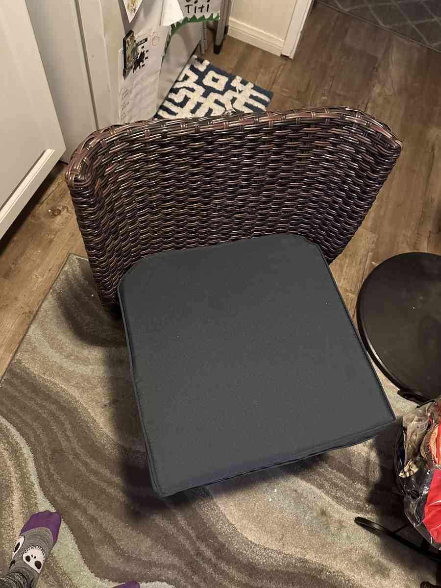 Small kitchen table and chairs