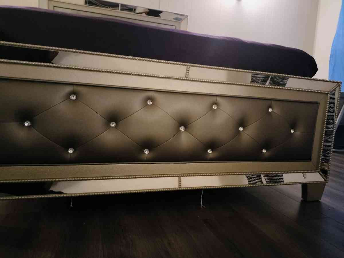 bed set with pictures