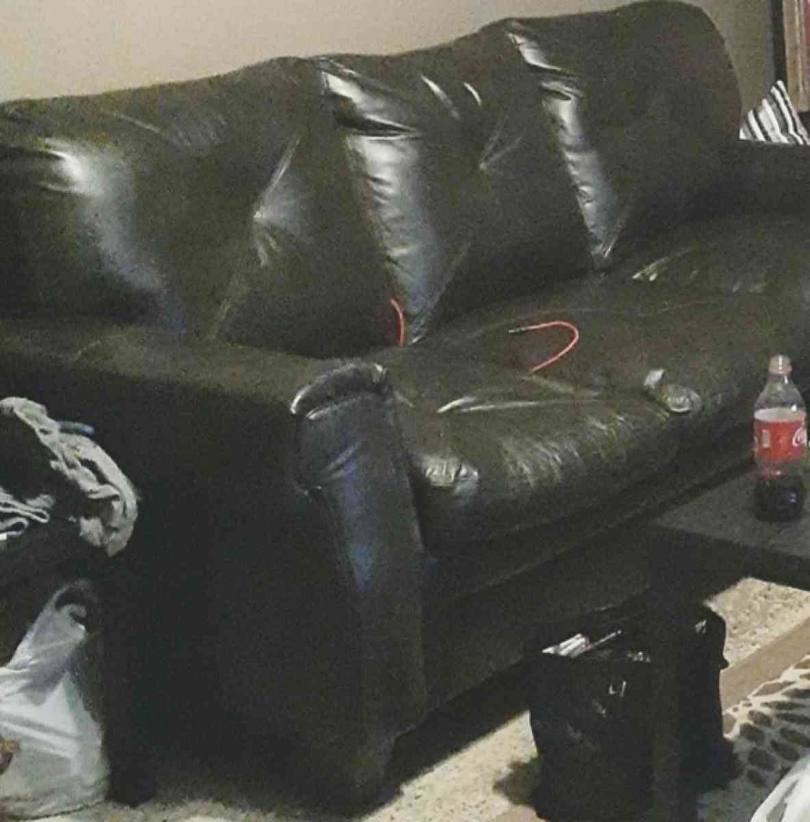 Like new couch and Loveseat