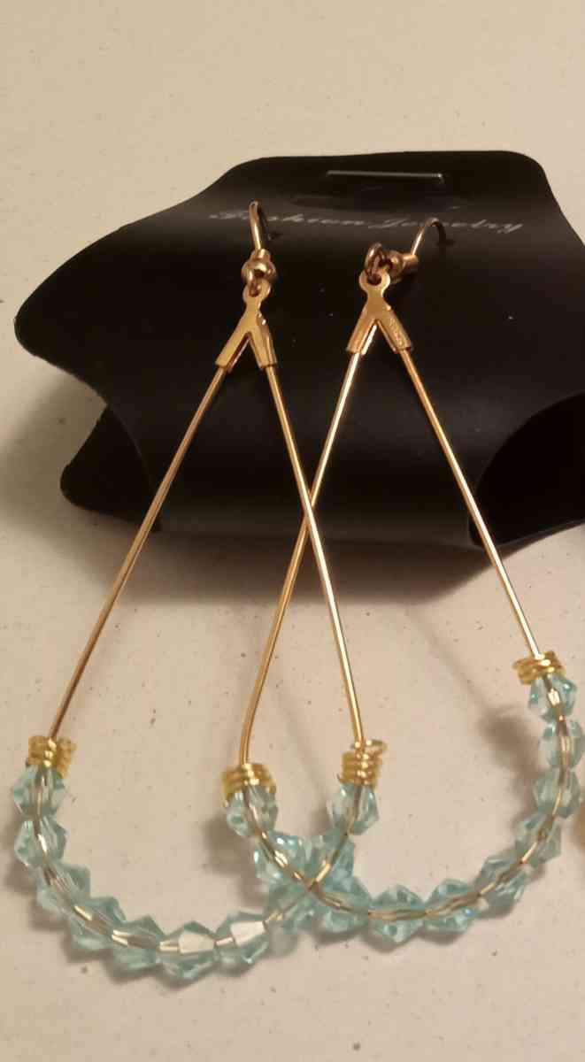 dangle earrings