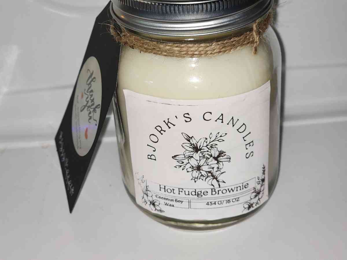 Handmade 16 oz mason jar candle