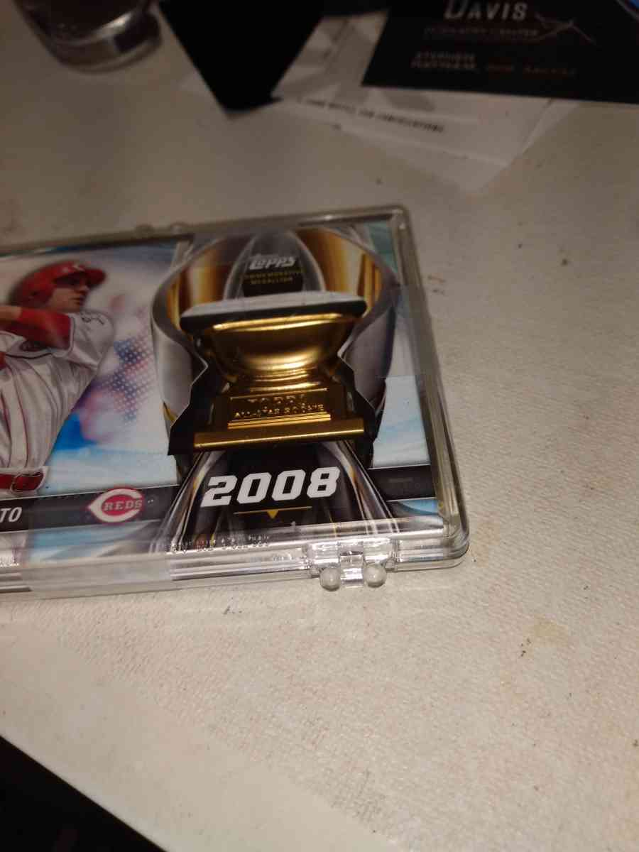 2018 Topps rookie cup great medallion card Joey votto