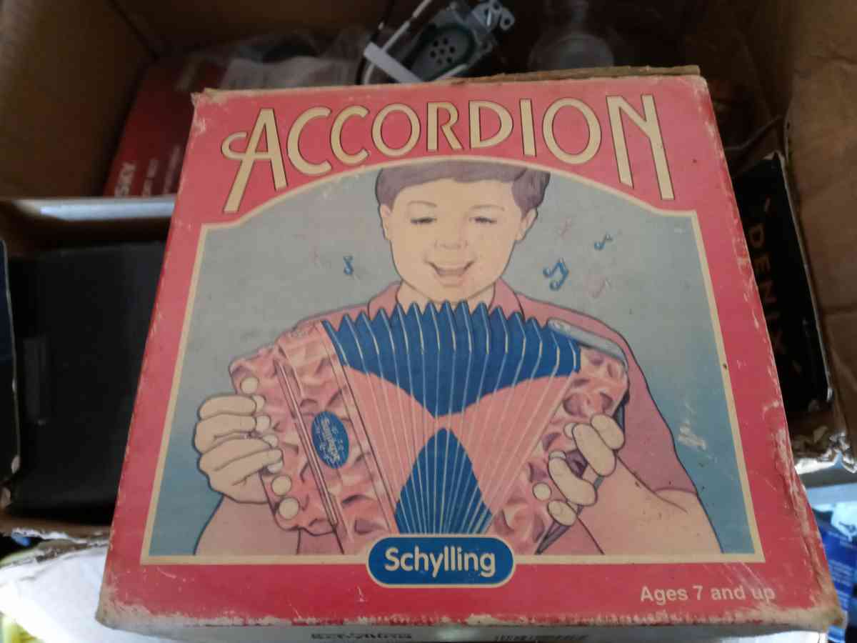 1970accordion new in box