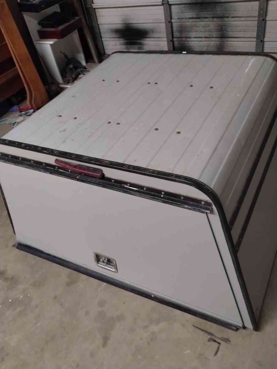 utility camper cap for Chevy colorado or other small pickup