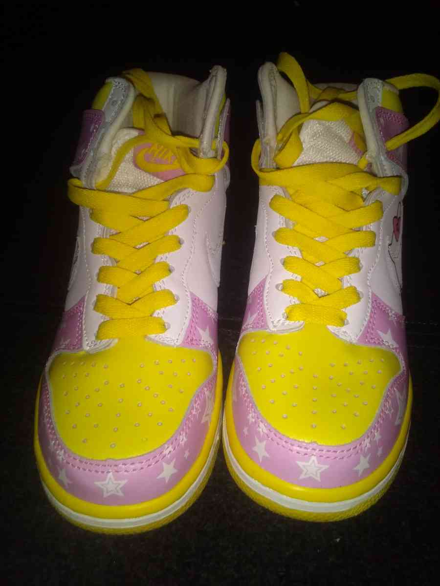 hello kitty nikes