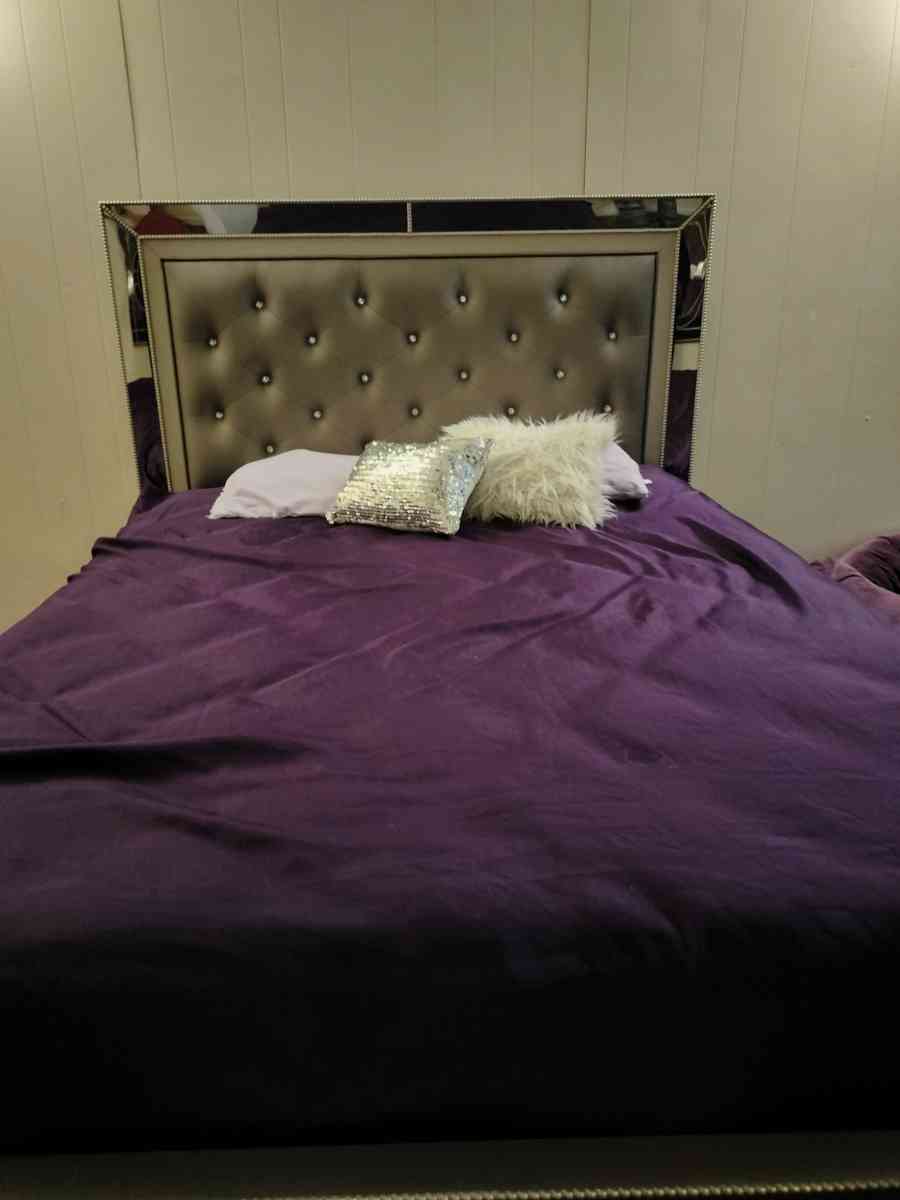 bed set with pictures