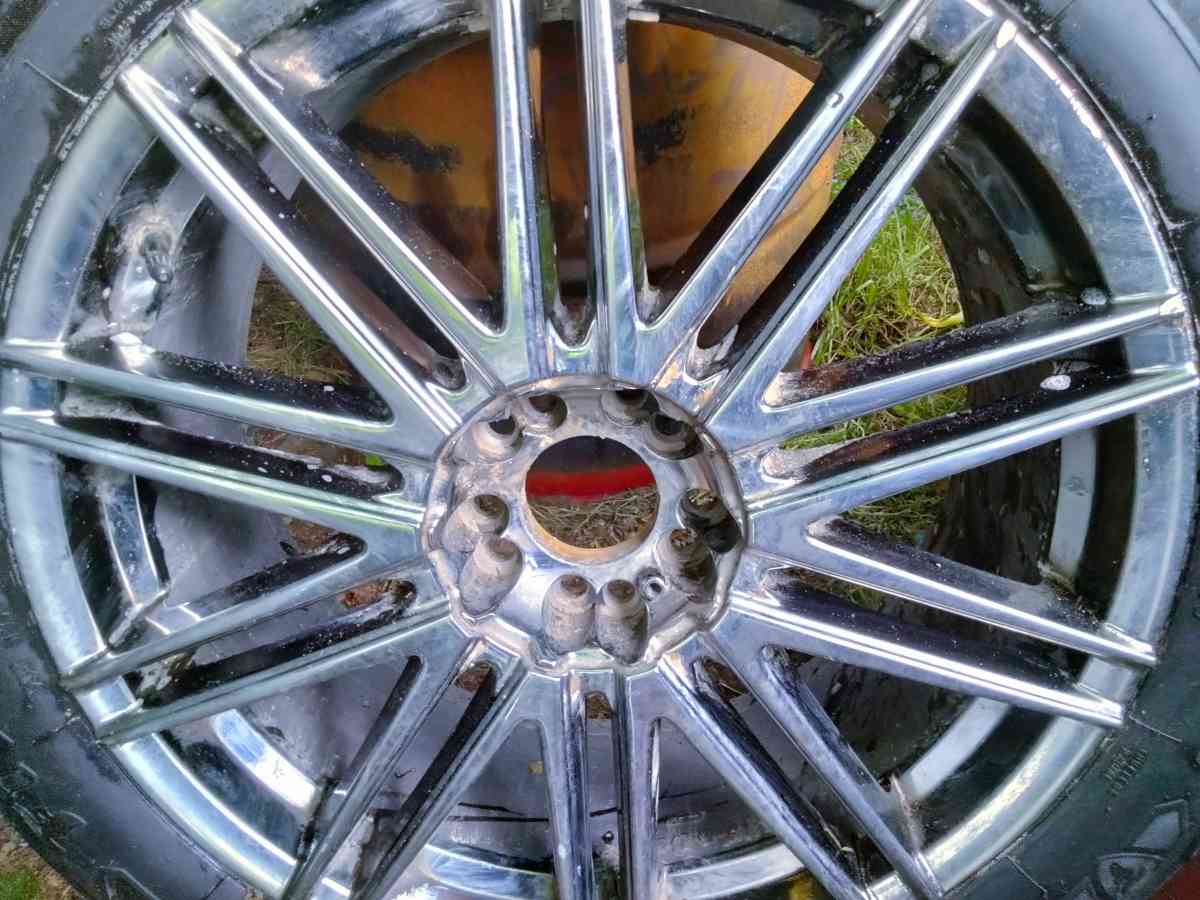 set of 4with centercap