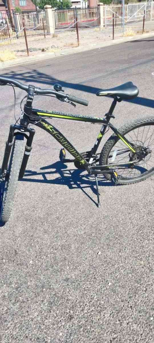 2016 Schwinn with disc brakes front and back