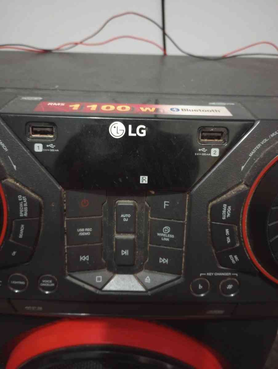 1100 wat Lg stereo system