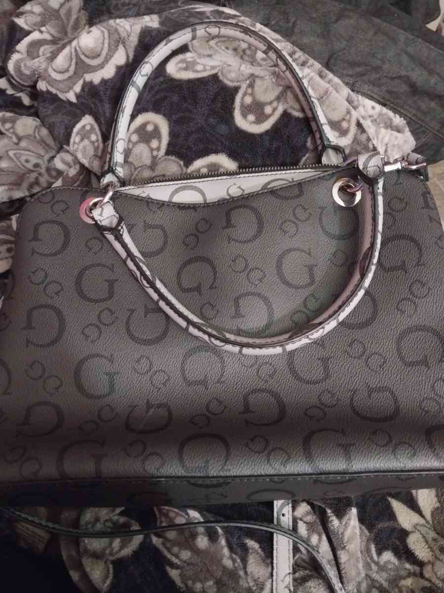 guess purse
