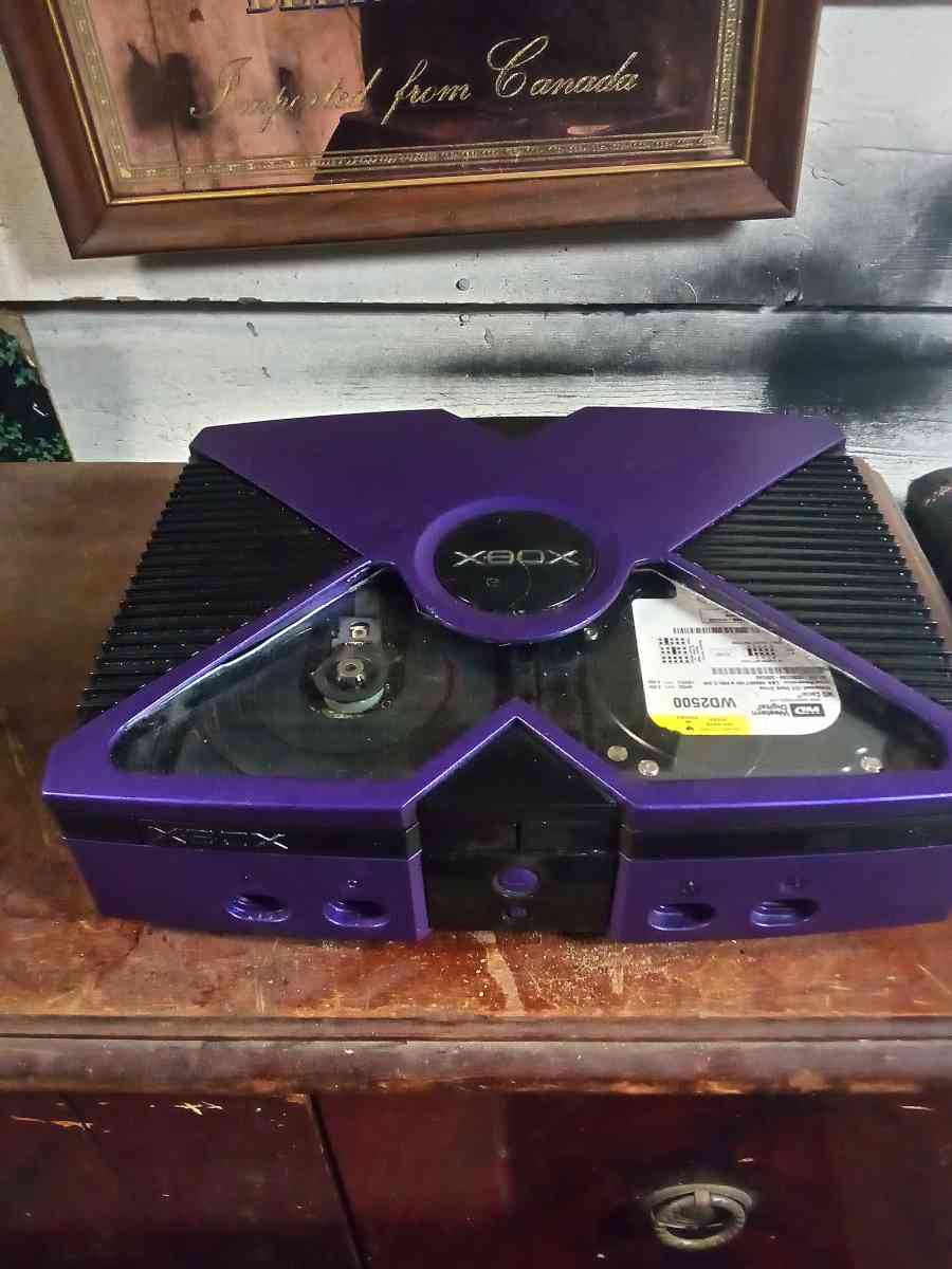 soft modded Xbox with over 2000 games