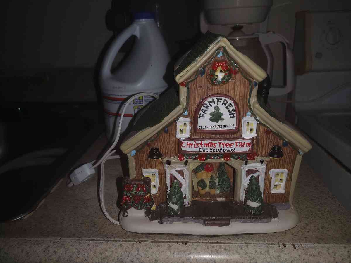 farm house Christmas village