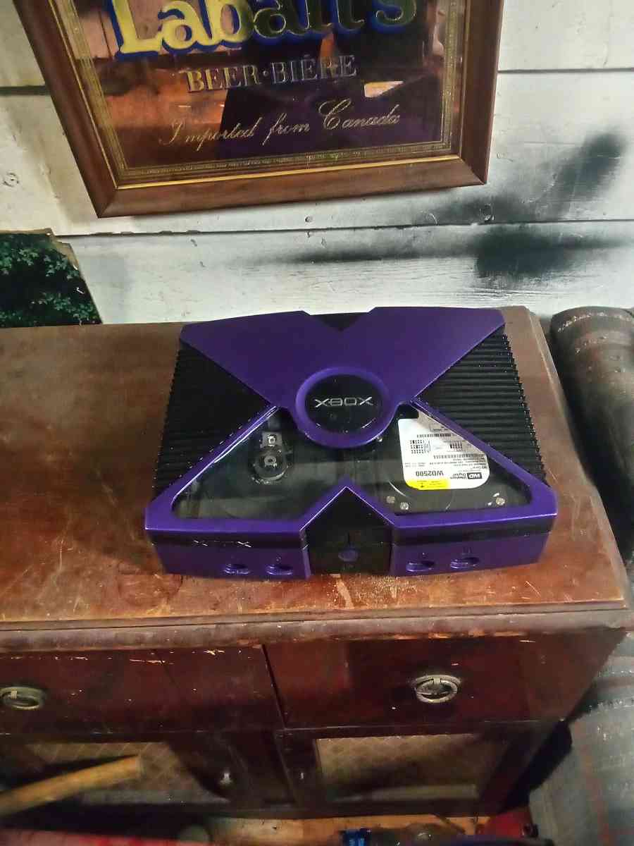 soft modded Xbox with over 2000 games