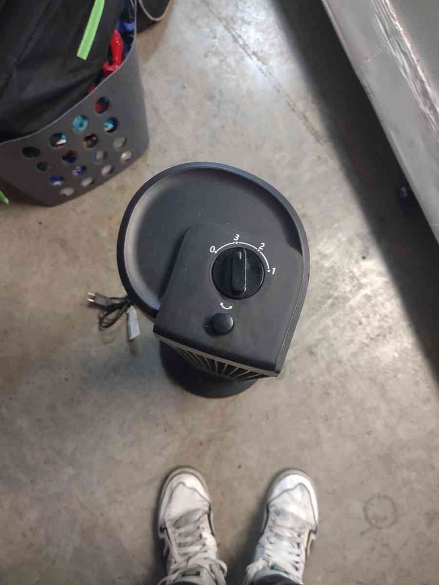 Mainstays 28 3Speed Oscillating Tower Fan FZ1019MB BlackNow