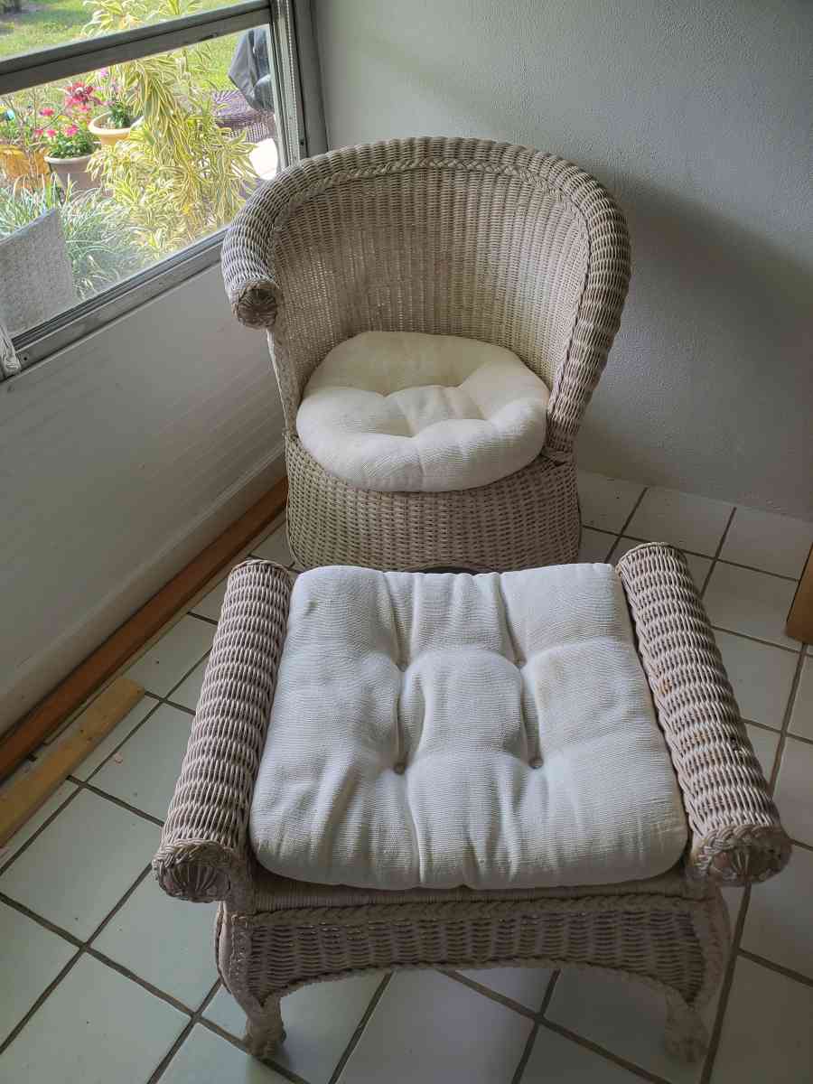 Pier 1 Wicker Chair