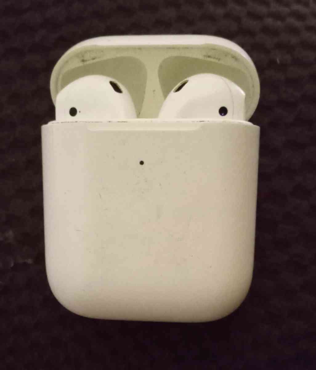 apple AirPods 1st generation