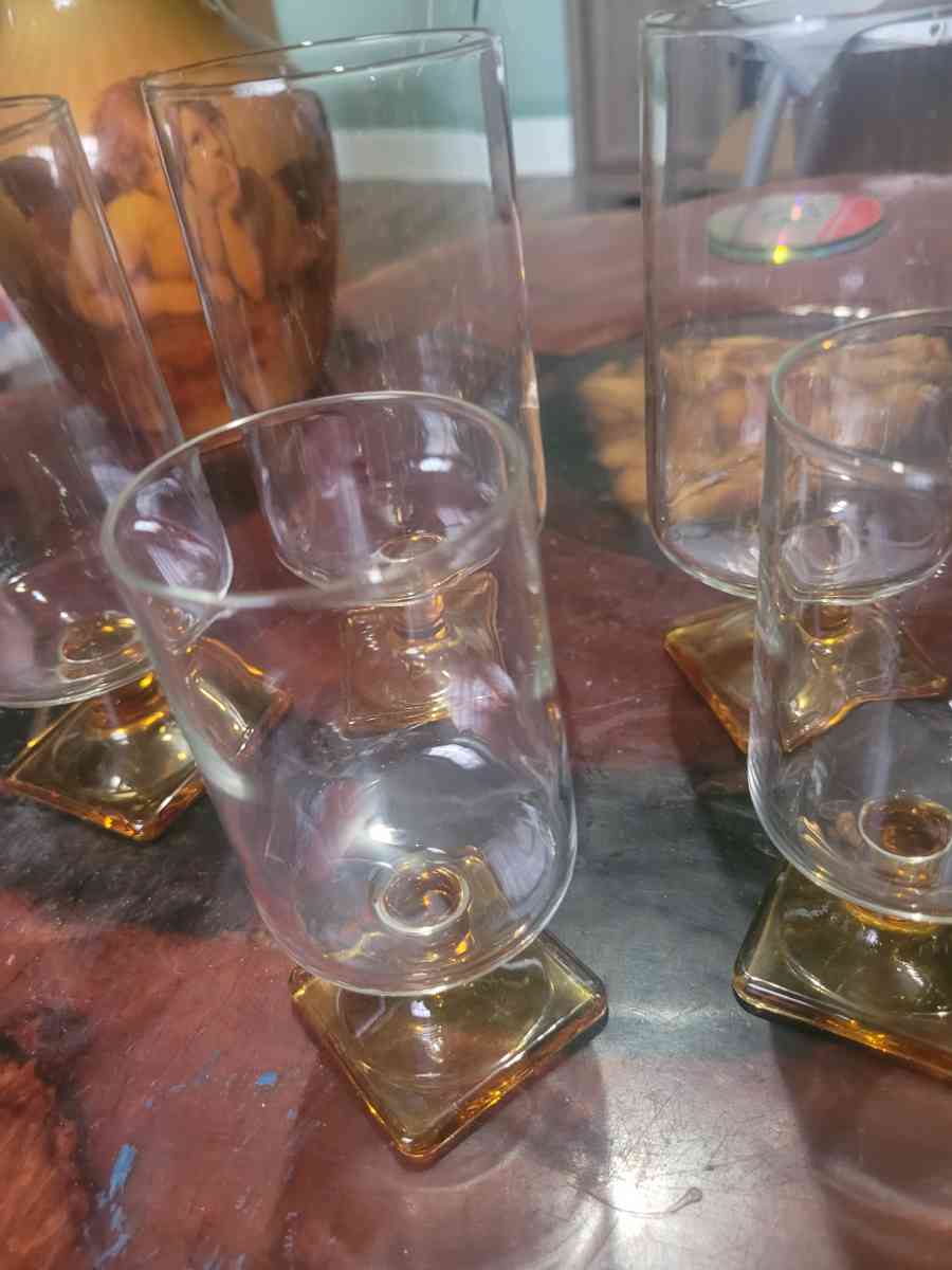 8 Vintage Nordic Glasses with Amber colored Square Bottoms