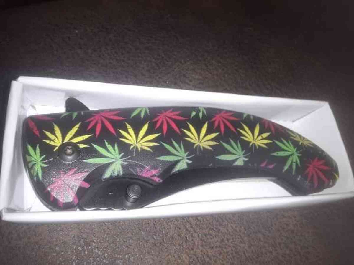 Brand New Cannabis Pocket Knife