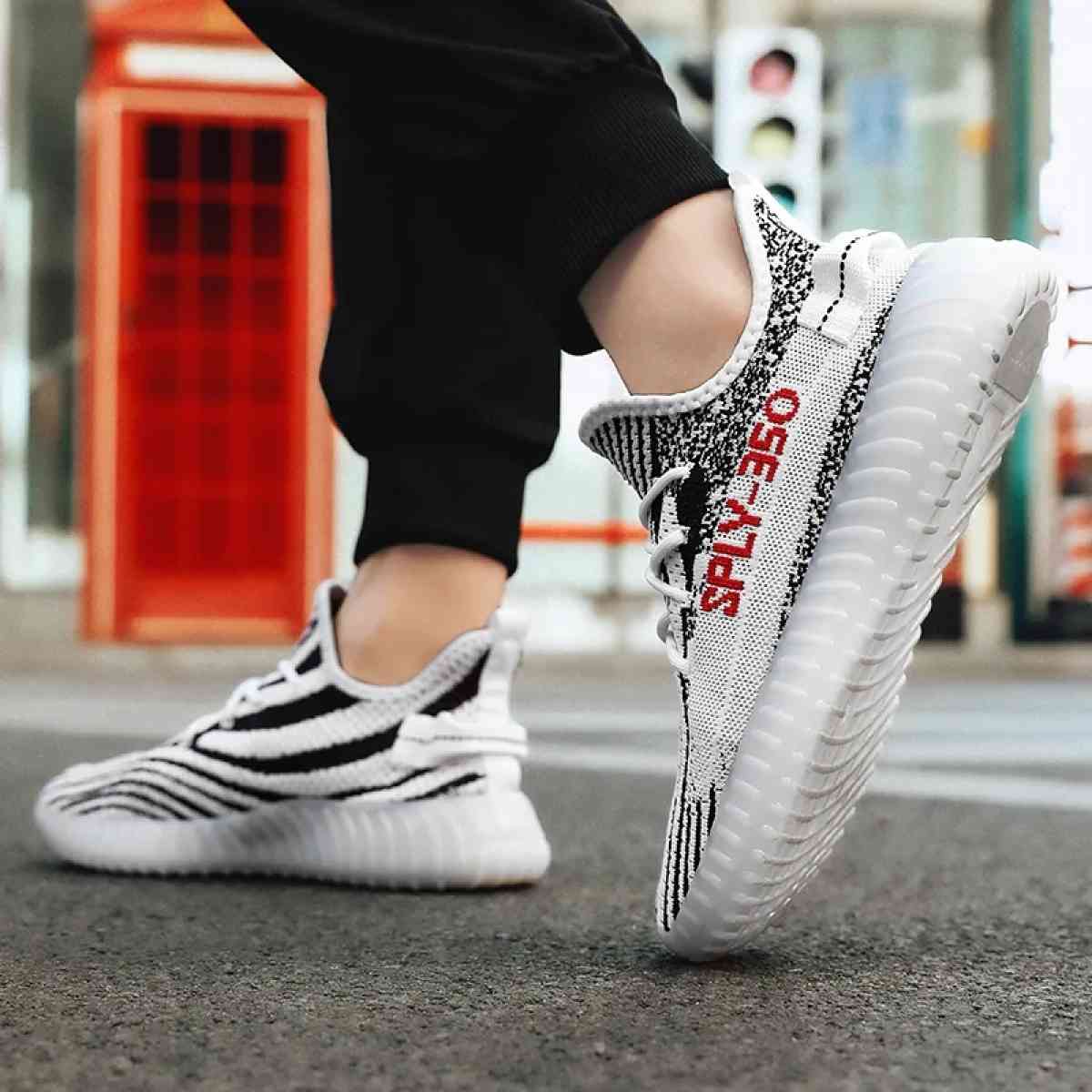 Unisex RetroYezzy Iconic Classic Seneakers
