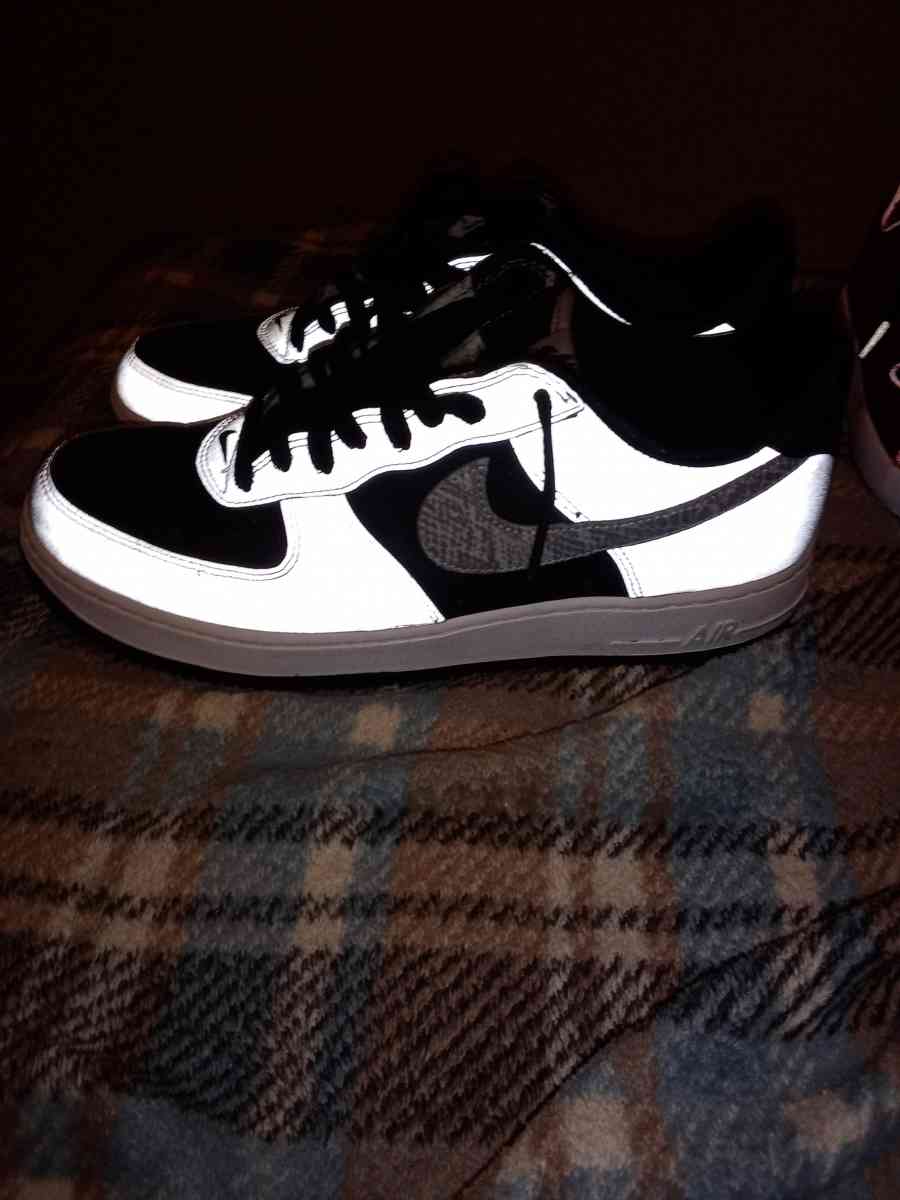 Nike Air force 1 that glow