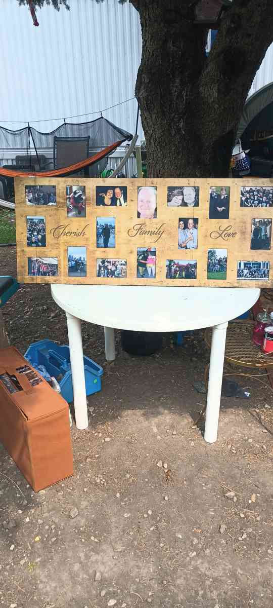 18 Slot Family Photo Collage Picture Frame