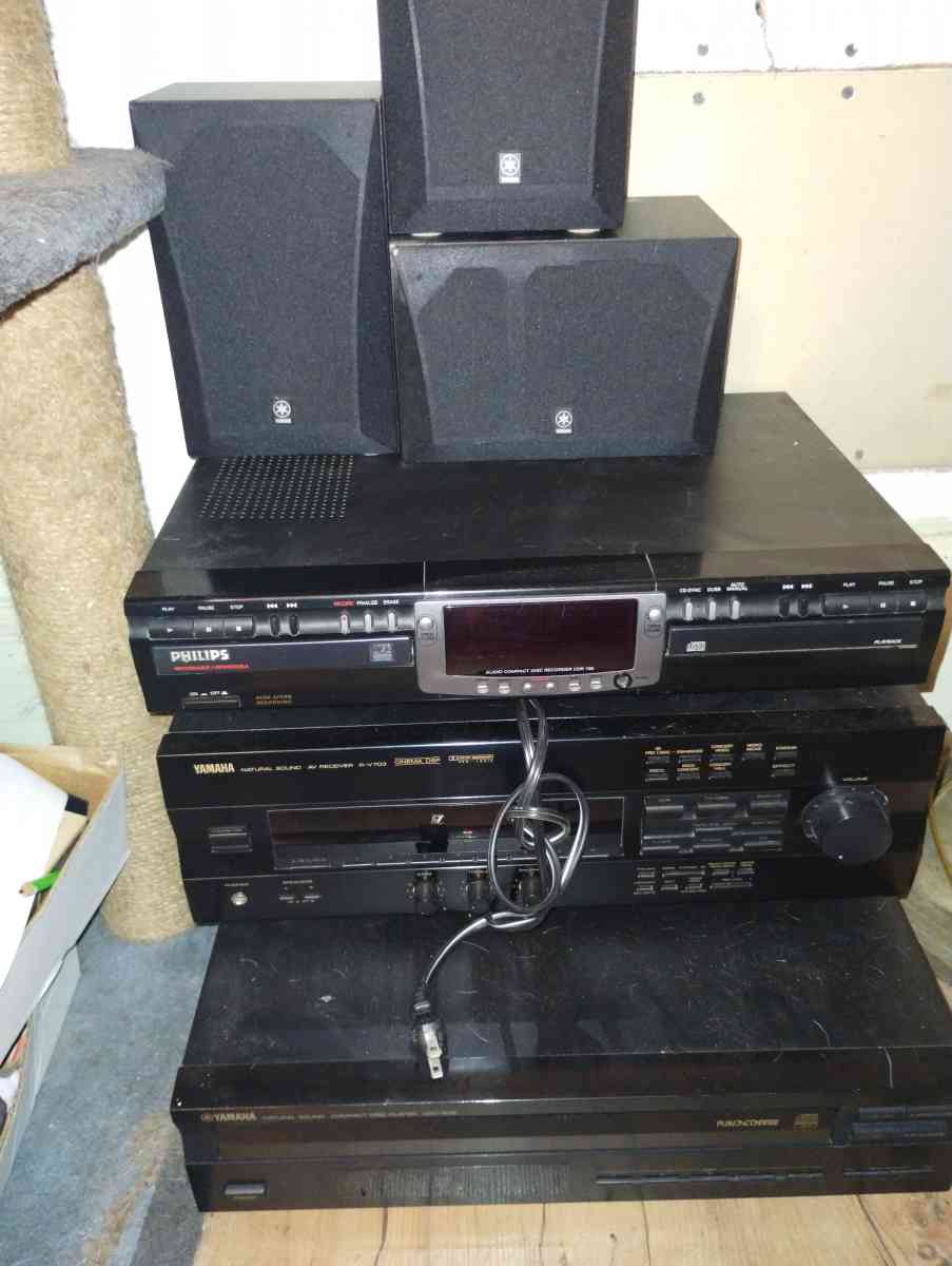 Yamaha receiver and 5 disc CD player
