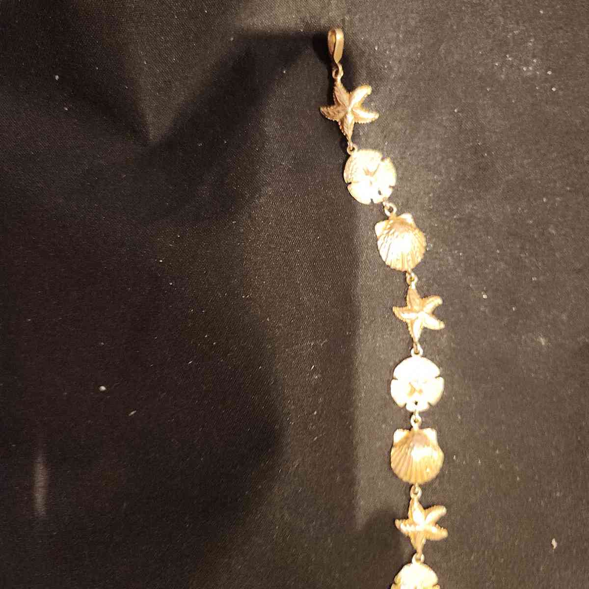 Sanddollar and Starfish Gold Bracelet
