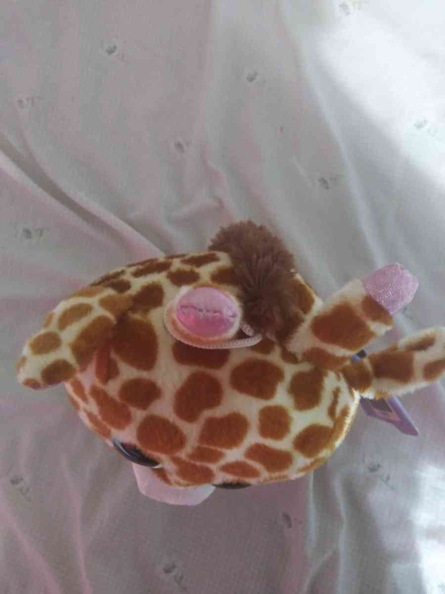 toy giraffe