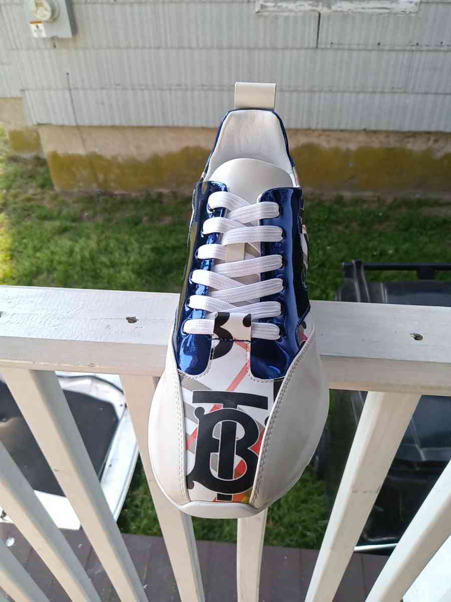 Burberry men shoes
